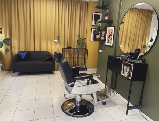 CUT barber room
